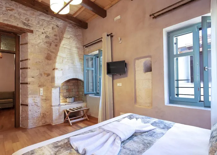 Domus Clodia, Sensing Rethymno's Old Town! *